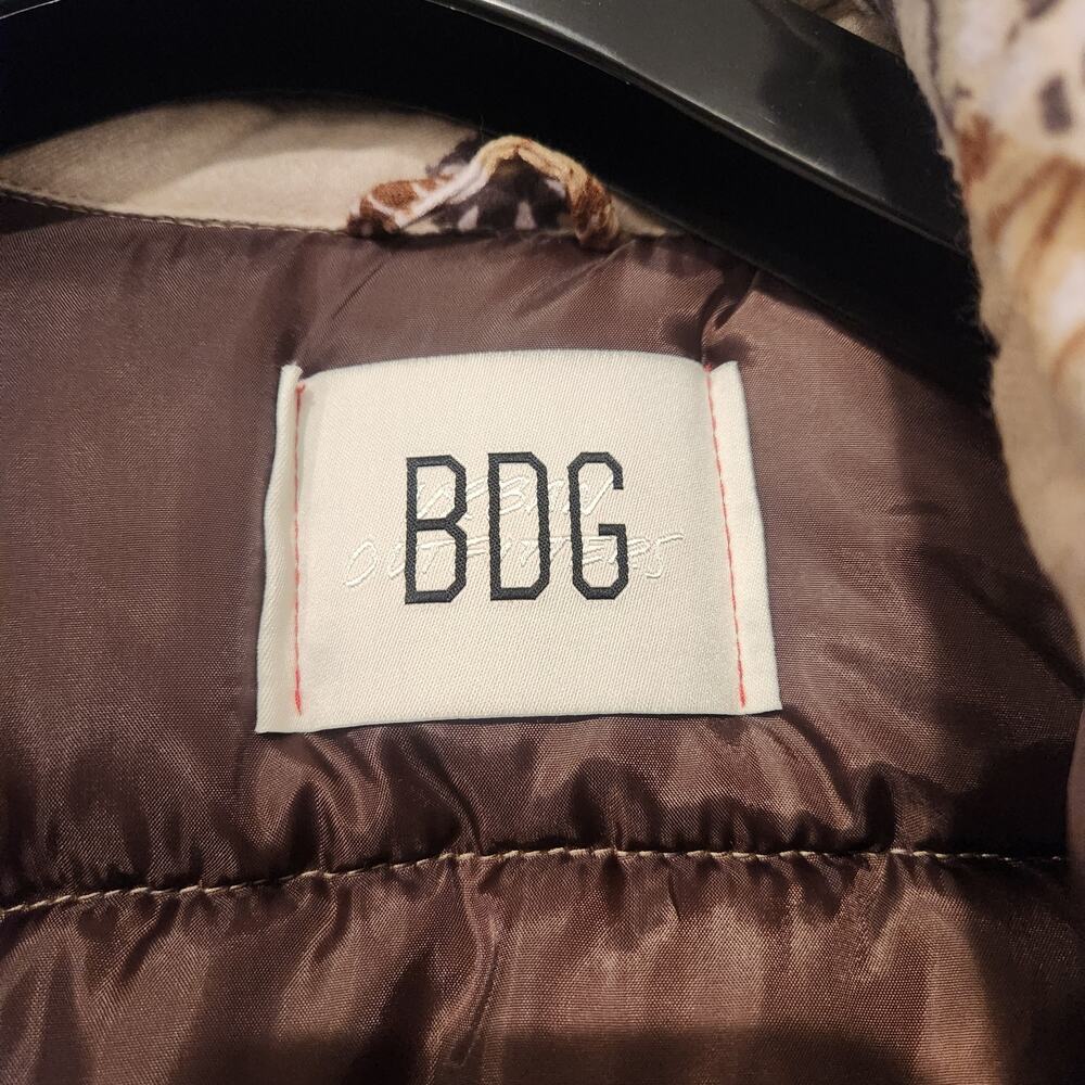 BDG Bandana print puffer coat size large - Picture 5 of 7